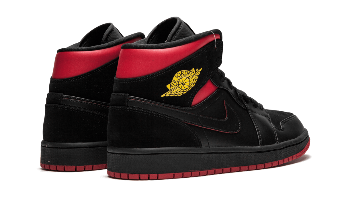 jordan 1 mid last shot+554724-076+diagnol right behind view