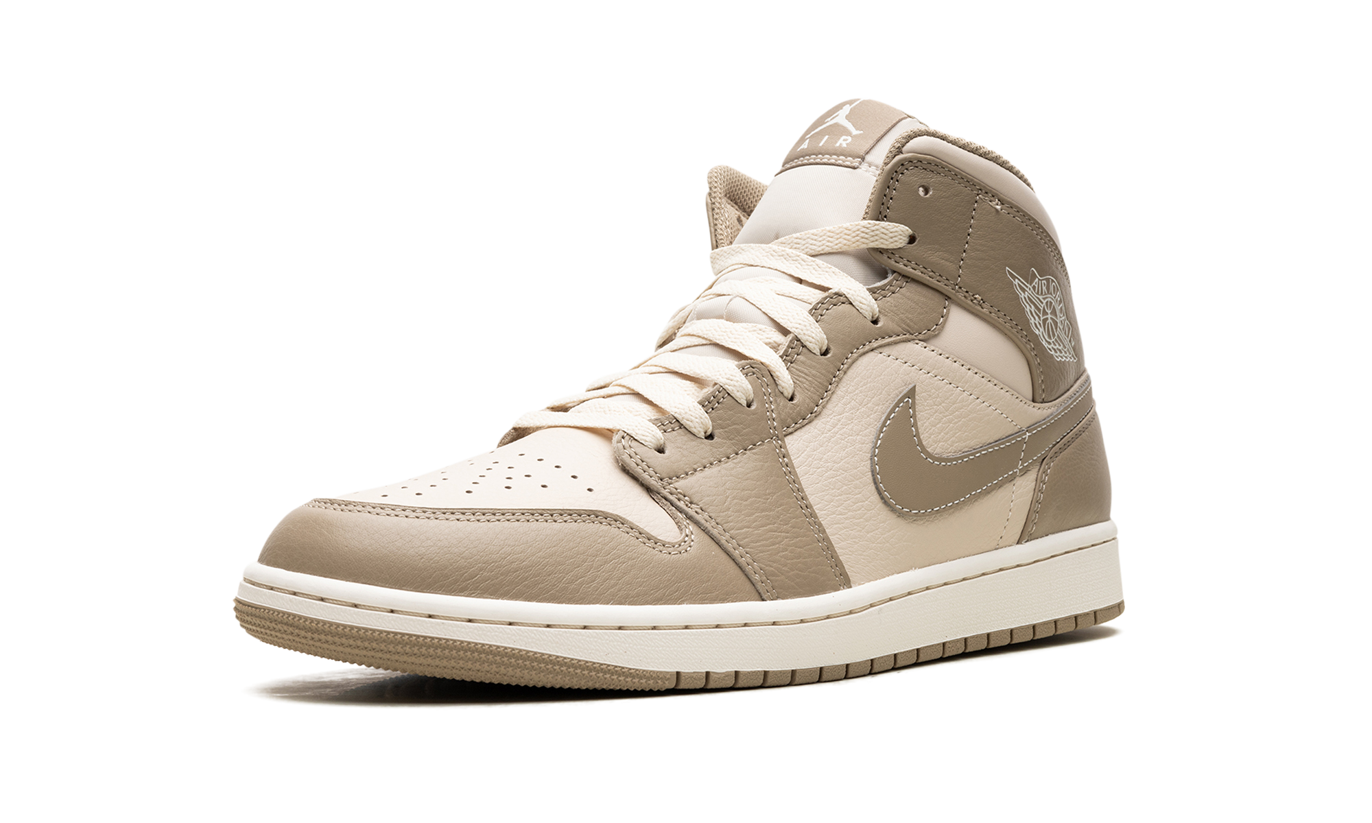 jordan 1 mid legend light brown+HF4830-203+left diagnol single view