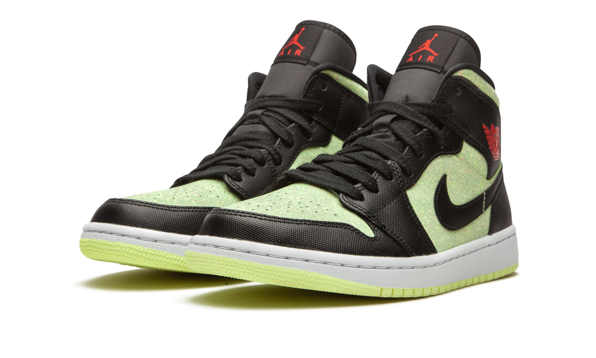 jordan 1 mid nike grind women s+CV5276-003+diagnol left view