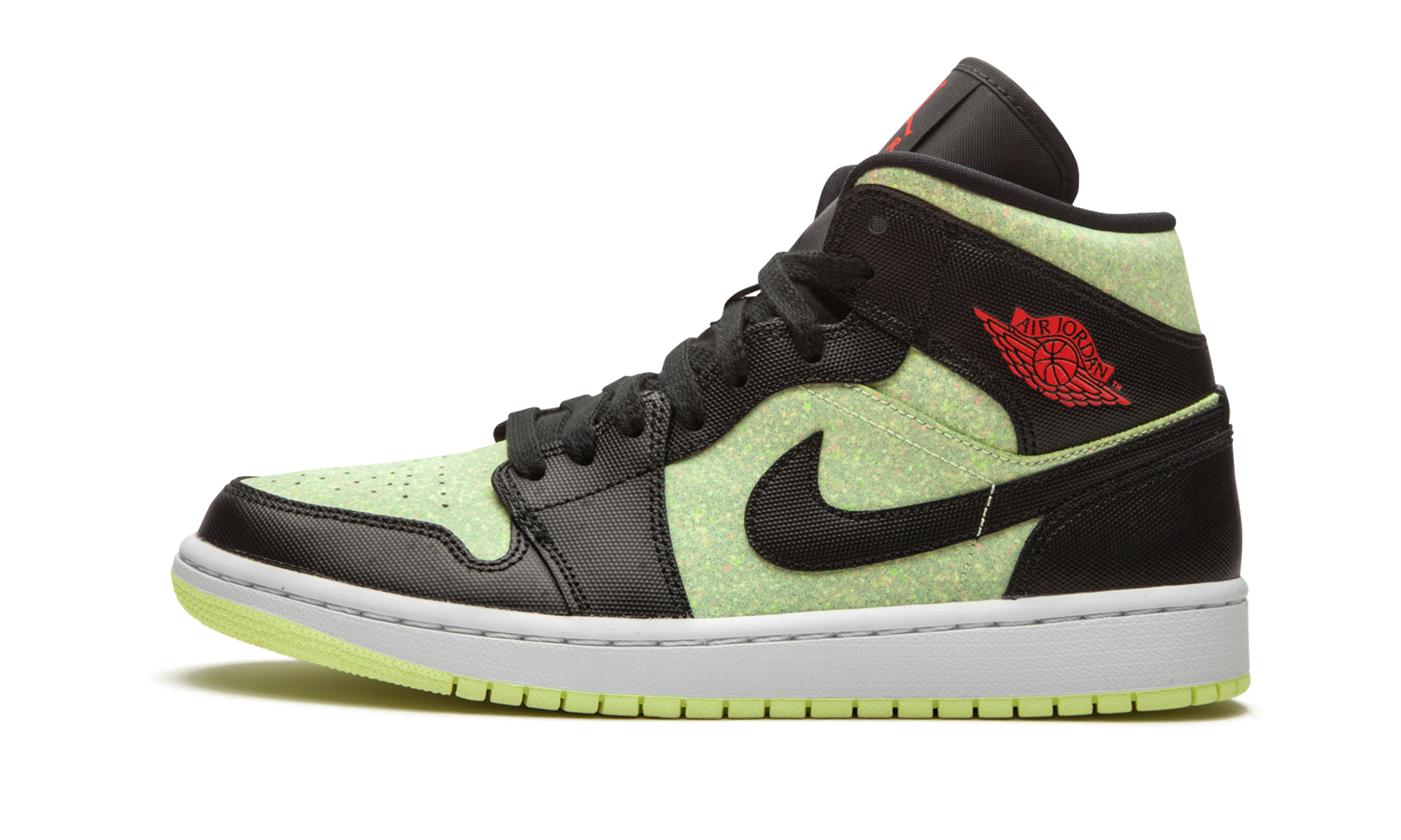 jordan 1 mid nike grind women s+CV5276-003+diagnol right view 1