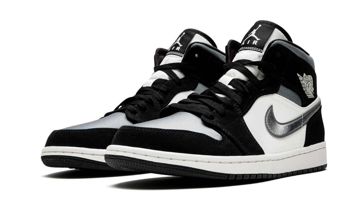 jordan 1 mid satin grey toe+852542-011+diagnol left view