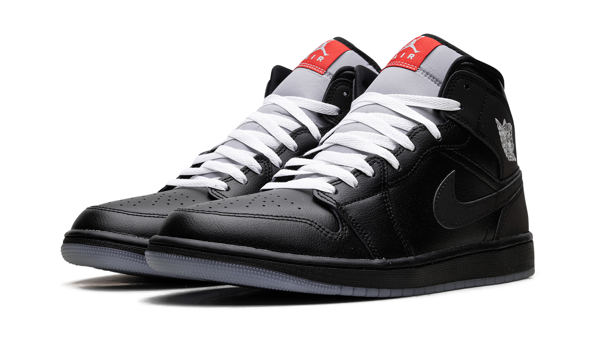 jordan 1 mid se black metallic reimagined+HV5177-010+diagnol left view