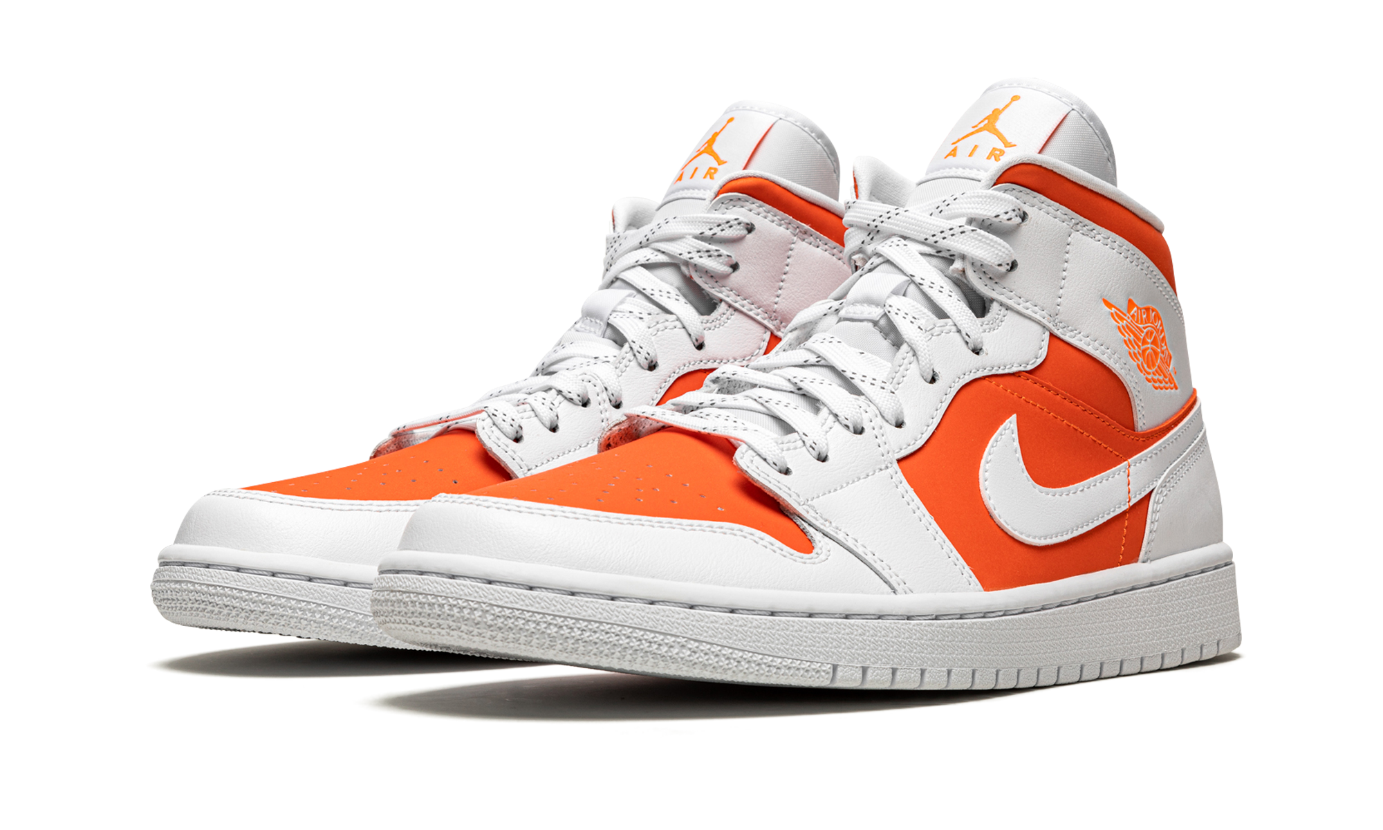 jordan 1 mid se bright citrus women s+CZ0774-800+diagnol left view