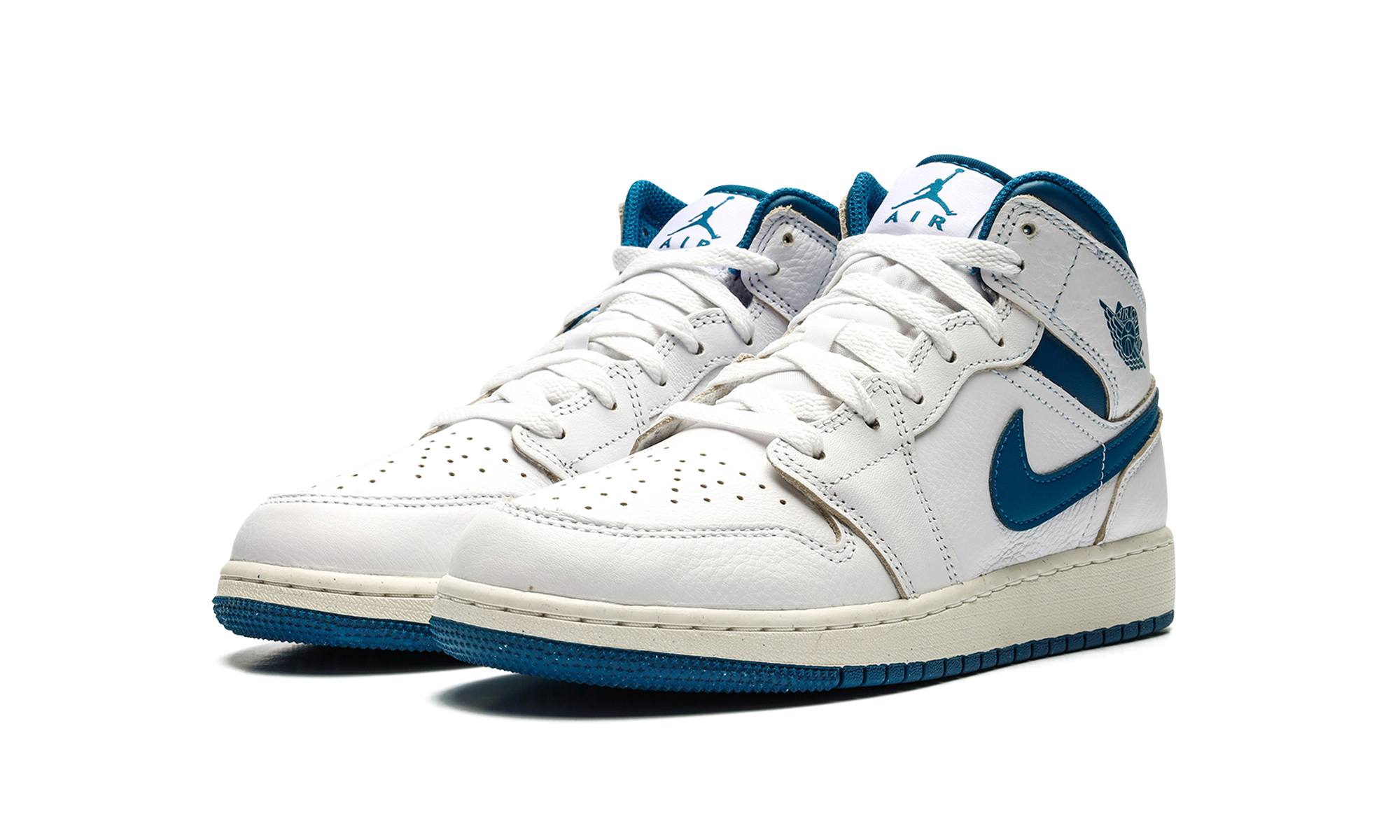 jordan 1 mid se industrial blue gs+FN7432-141+diagnol left view