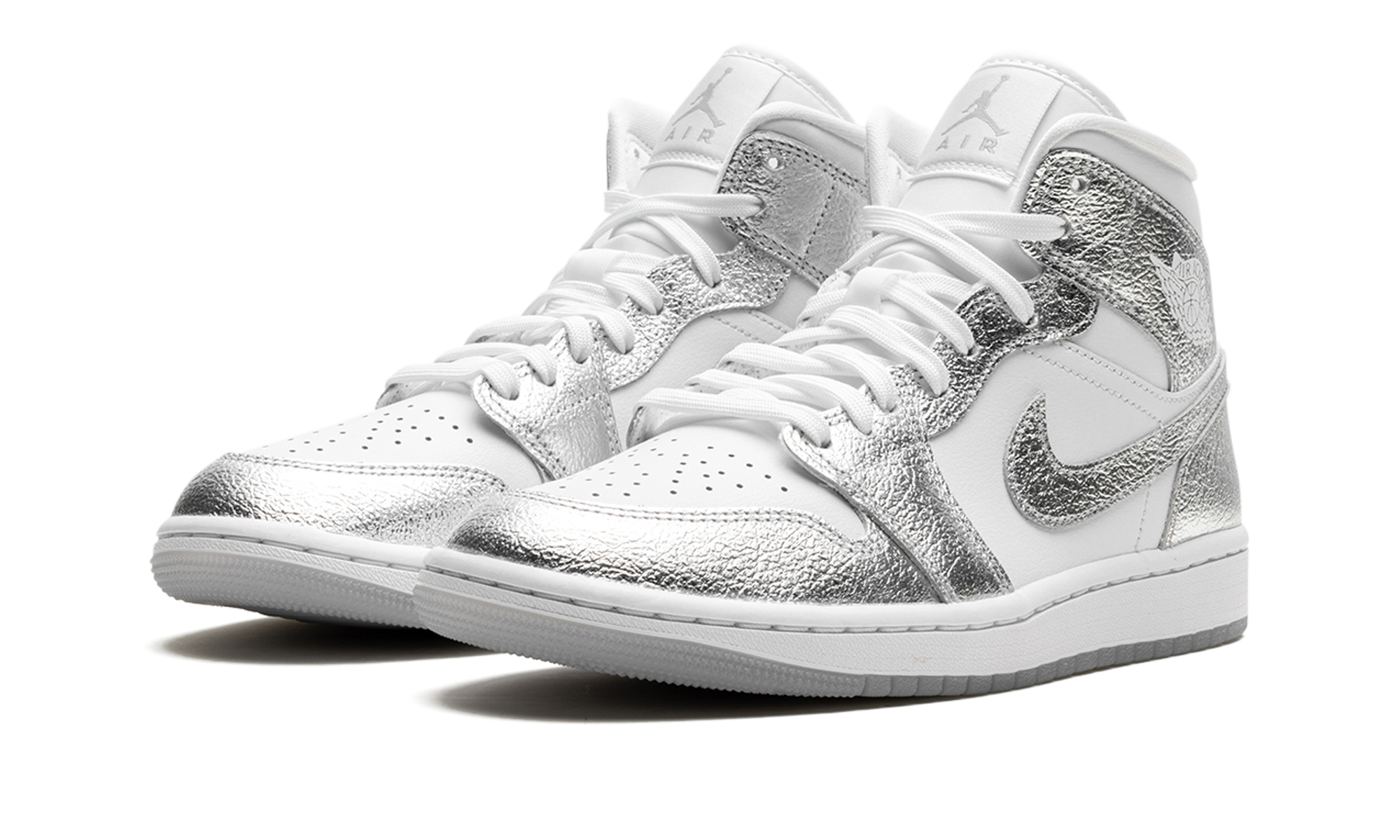 jordan 1 mid se metallic silver women s+FN5031-100+diagnol left view