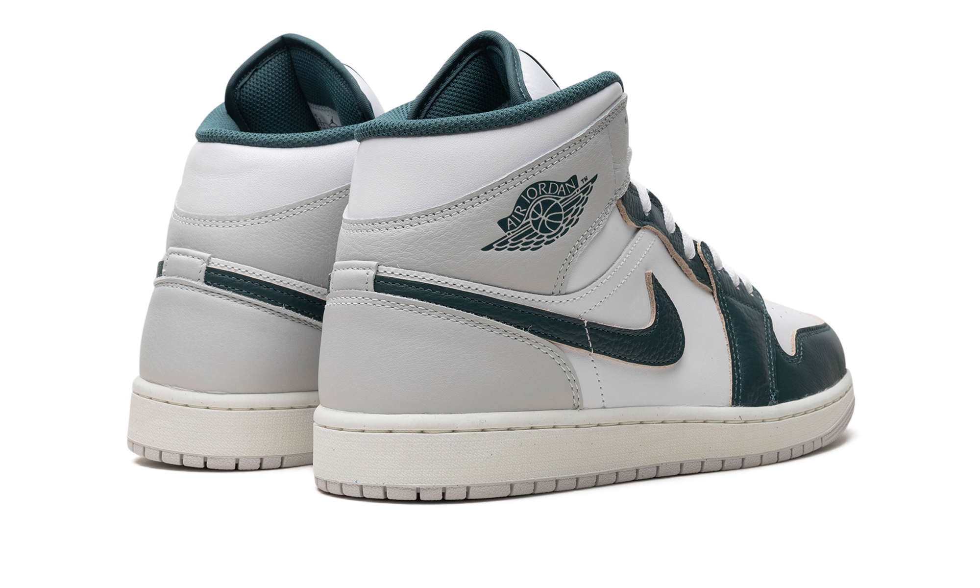 jordan 1 mid se oxidized green+FQ7720-103+diagnol right behind view