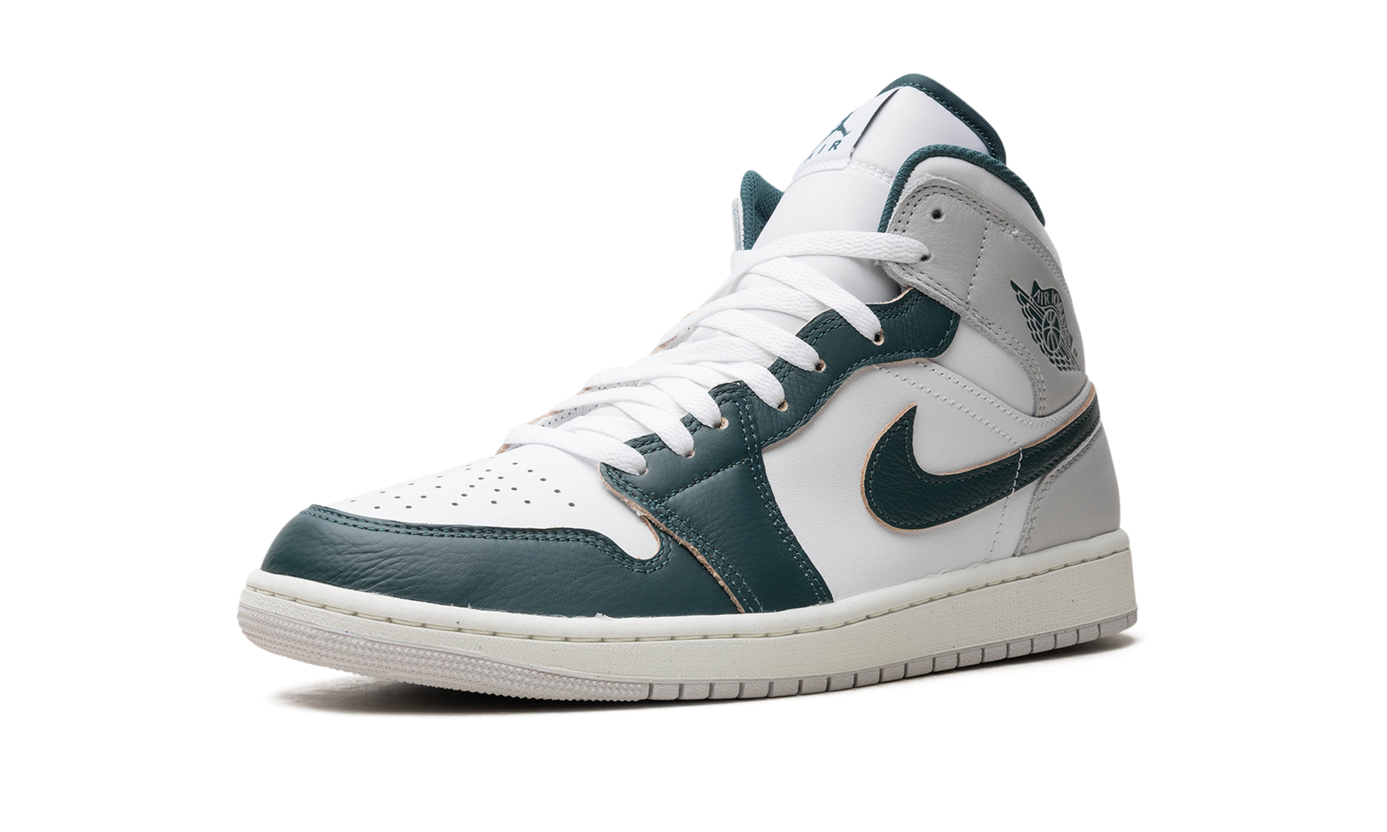 jordan 1 mid se oxidized green+FQ7720-103+left diagnol single view