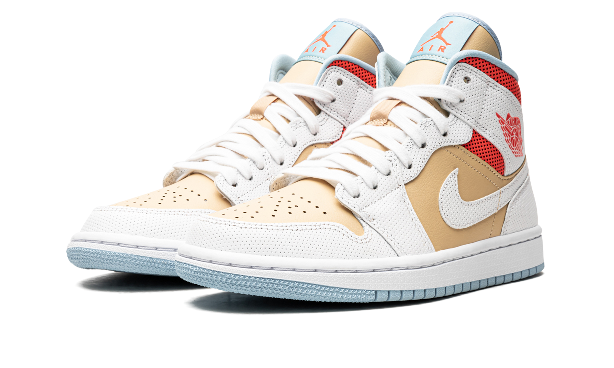 jordan 1 mid se sesame women s+CZ0774-200+diagnol left view