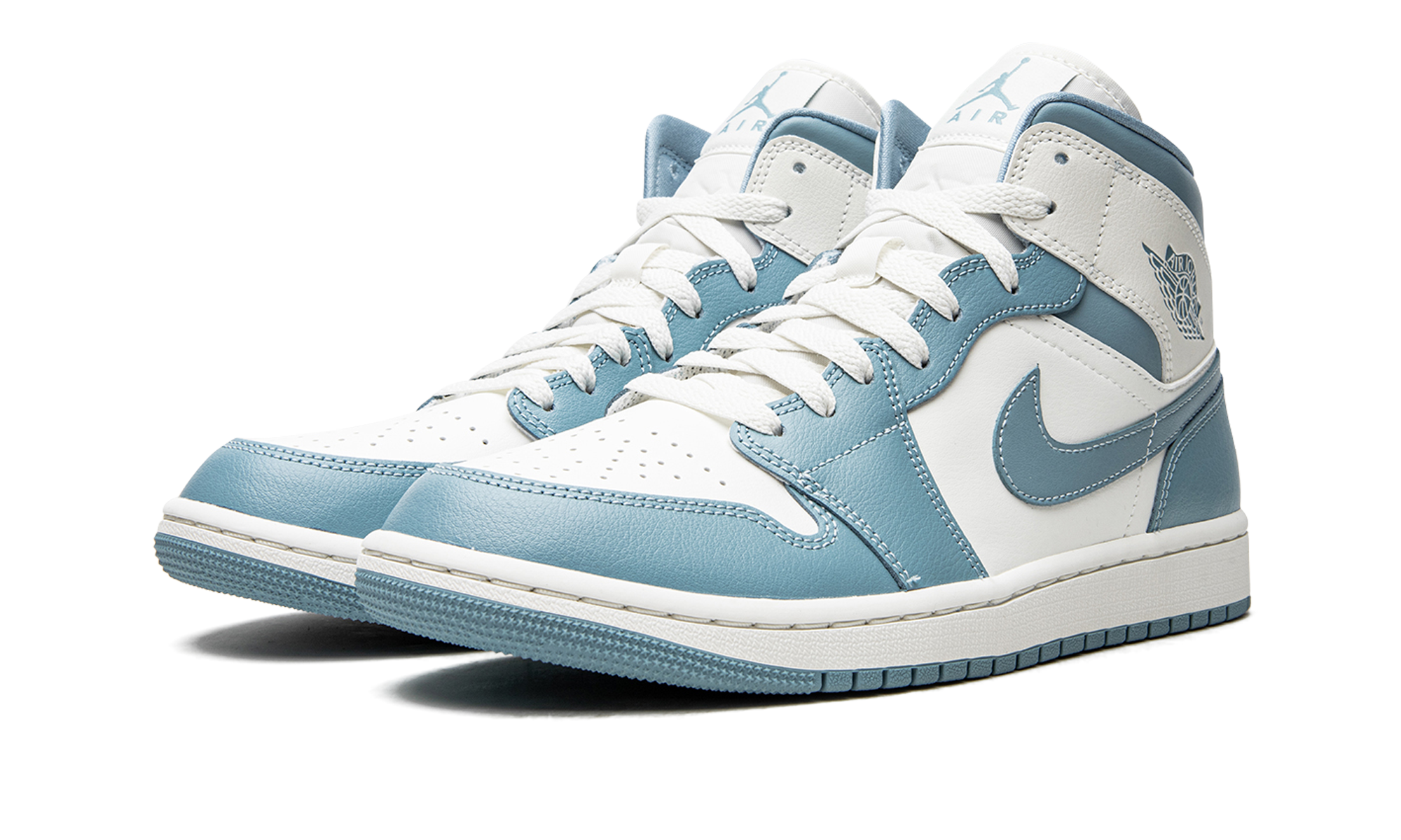 jordan 1 mid unc 2022 women s+BQ6472-141+diagnol left view