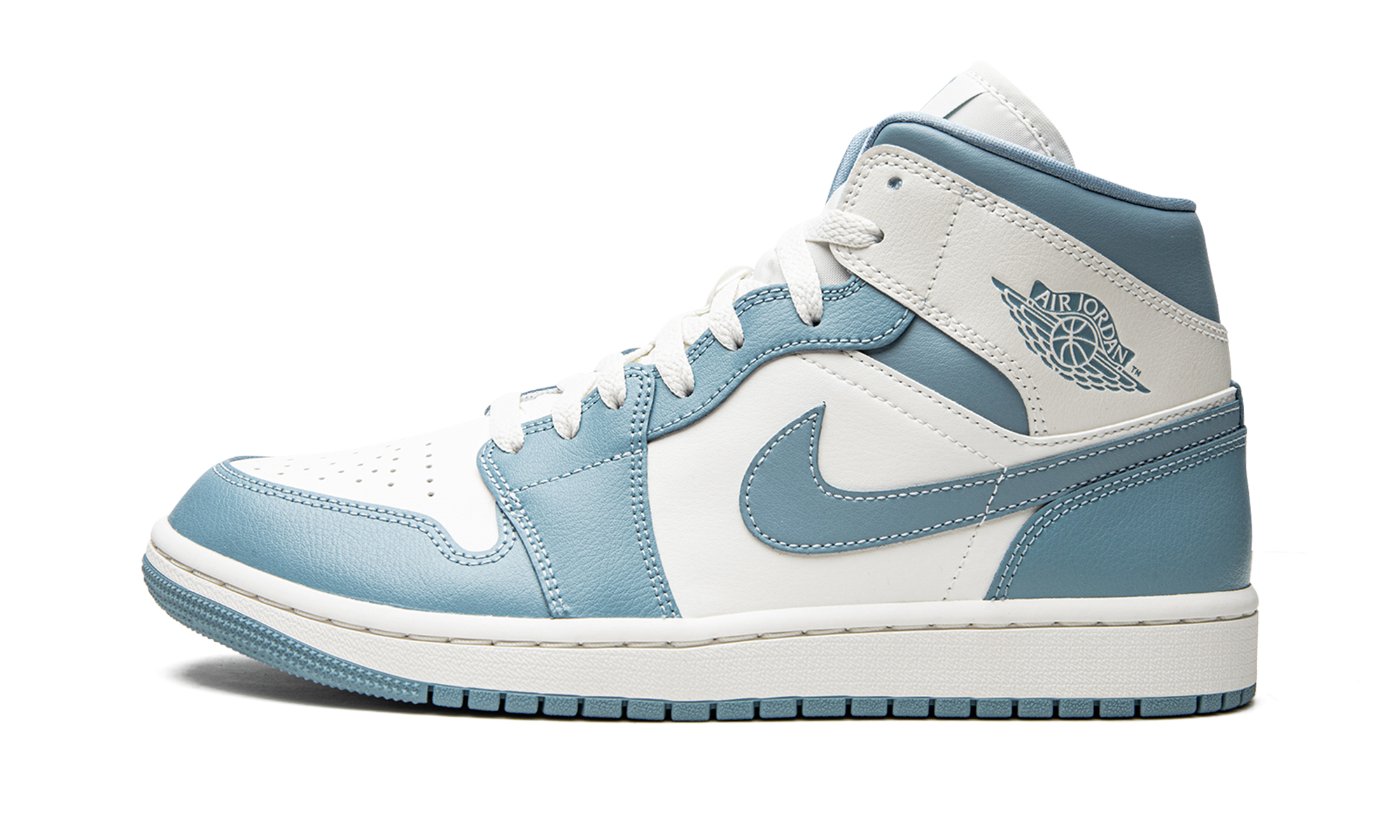 jordan 1 mid unc 2022 women s+BQ6472-141+diagnol right view 1