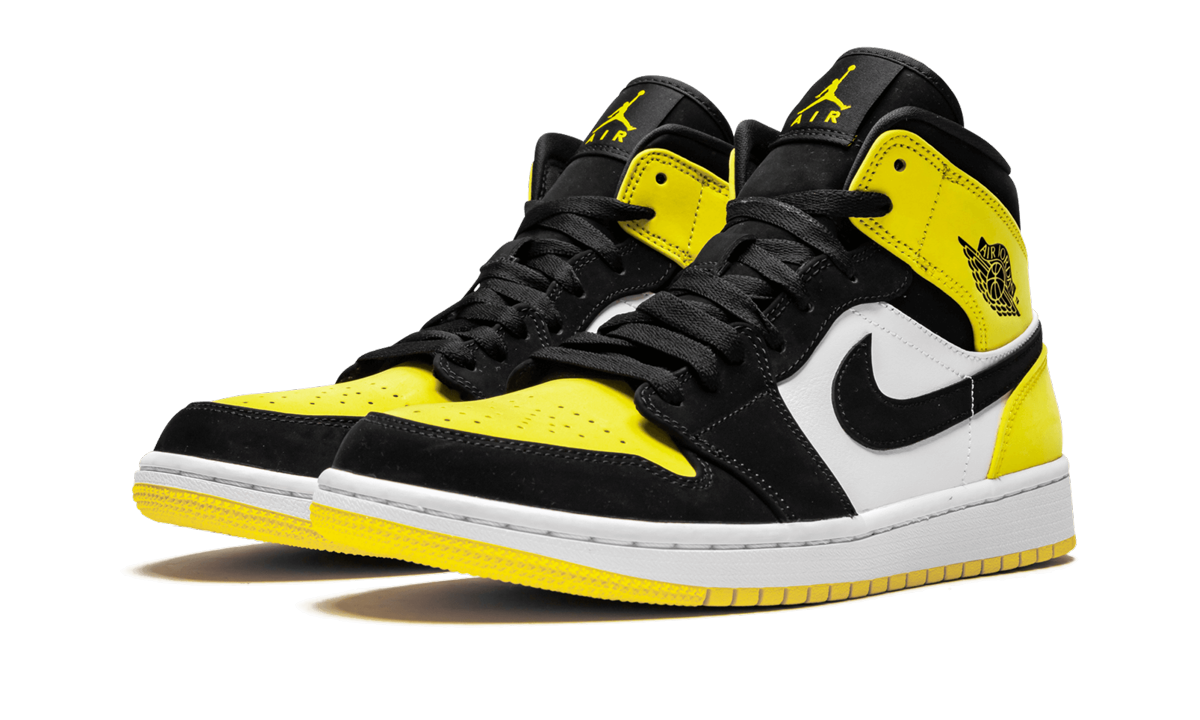 jordan 1 mid yellow toe black+852542-071+diagnol left view
