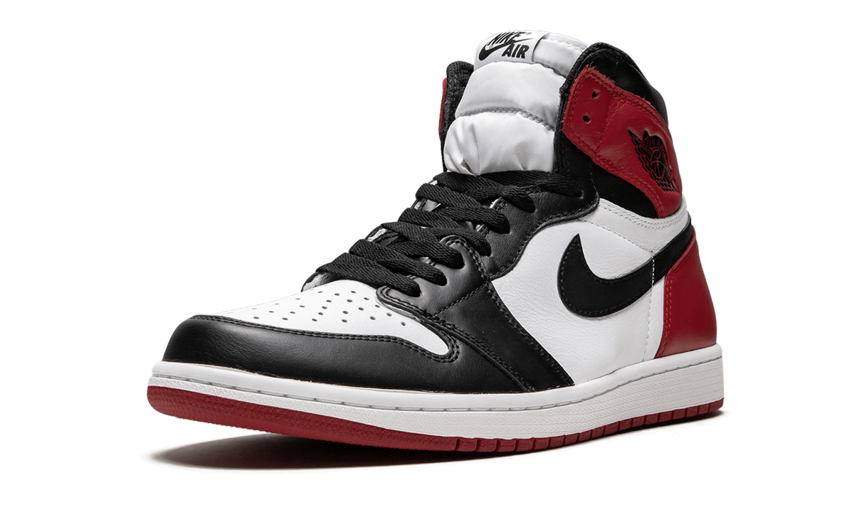 jordan 1 retro black toe 2016+555088-125+left diagnol single view