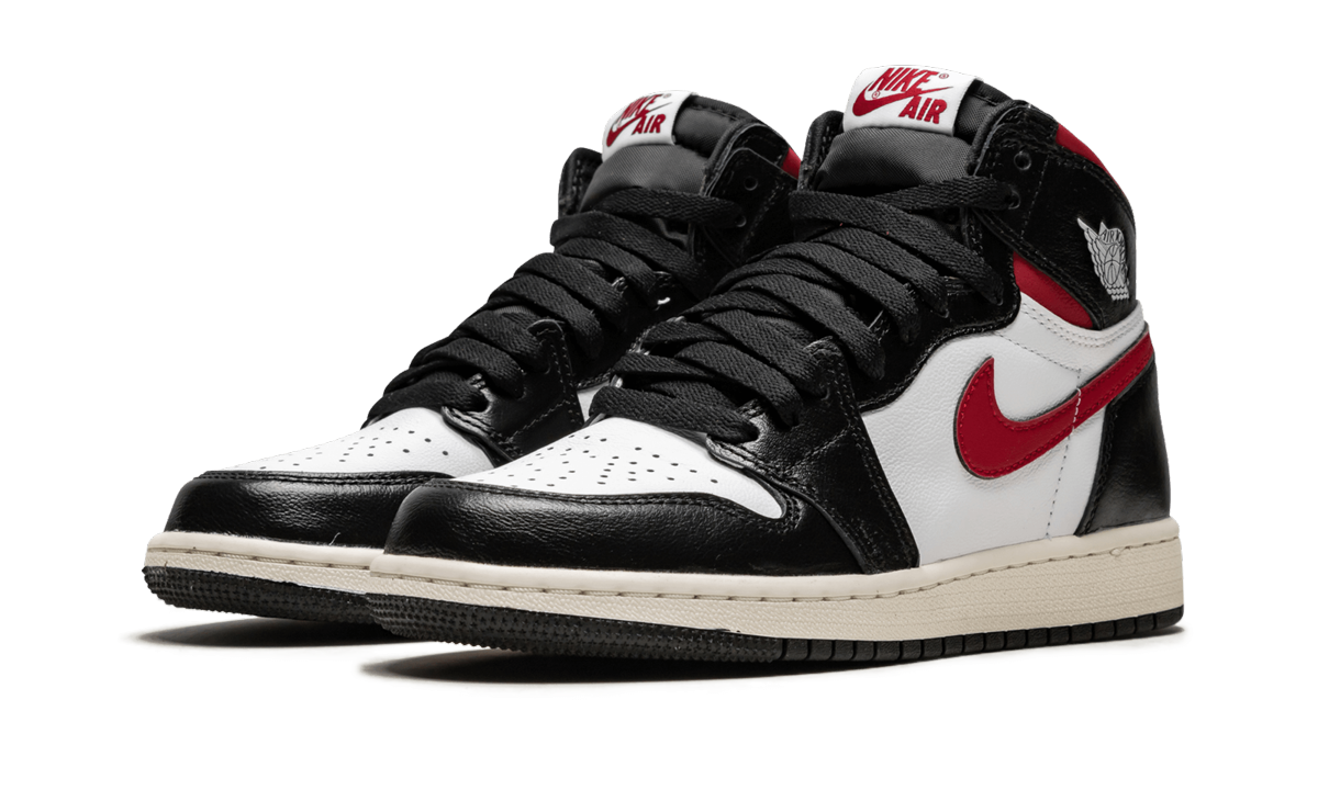 jordan 1 retro high black gym red gs+575441-061+diagnol left view