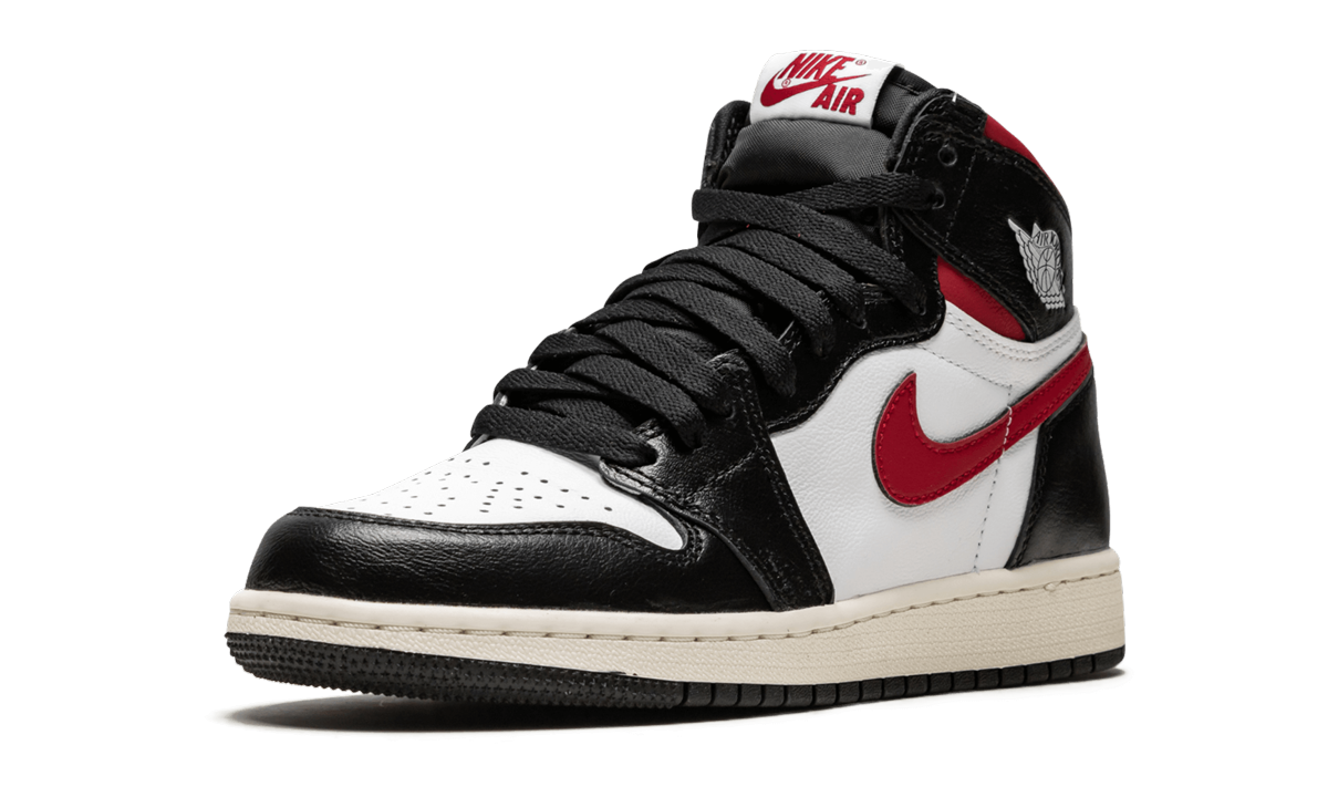 jordan 1 retro high black gym red gs+575441-061+left diagnol single view