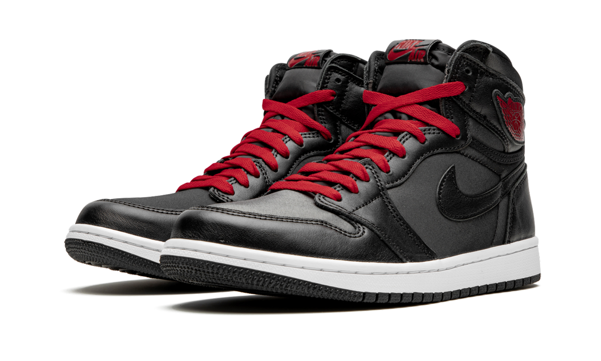 jordan 1 retro high black satin gym red+555088-060+diagnol left view