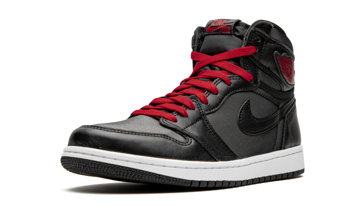 jordan 1 retro high black satin gym red+555088-060+left diagnol single view