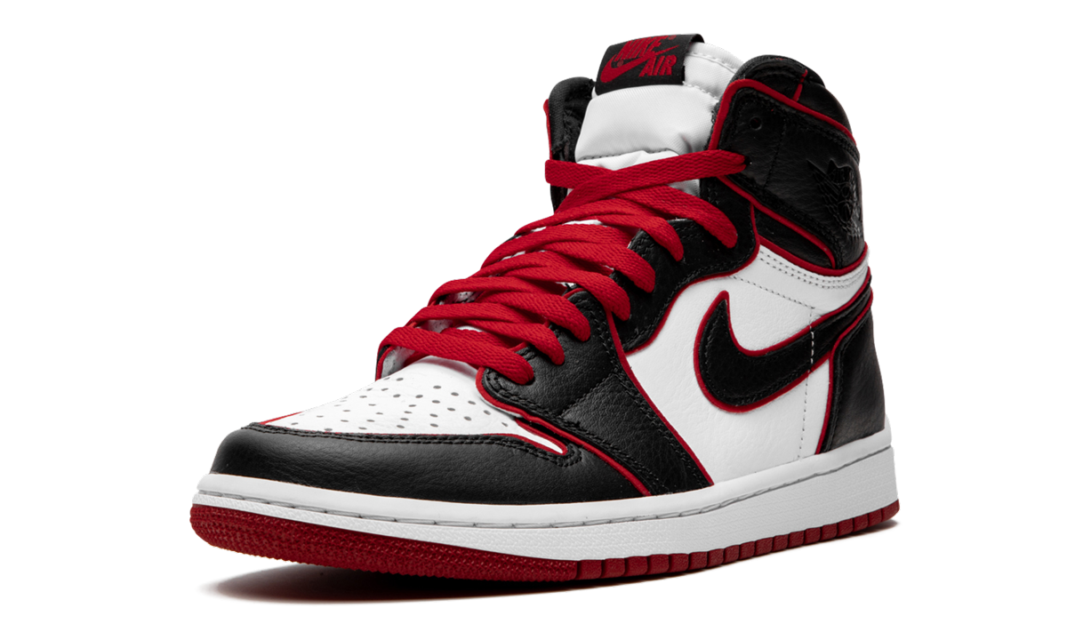 jordan 1 retro high bloodline+555088-062+left diagnol single view