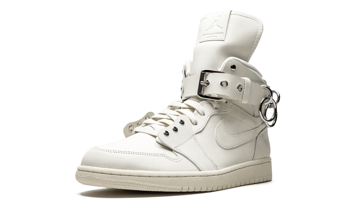 jordan 1 retro high comme des garcons white+CN5738-100+left diagnol single view