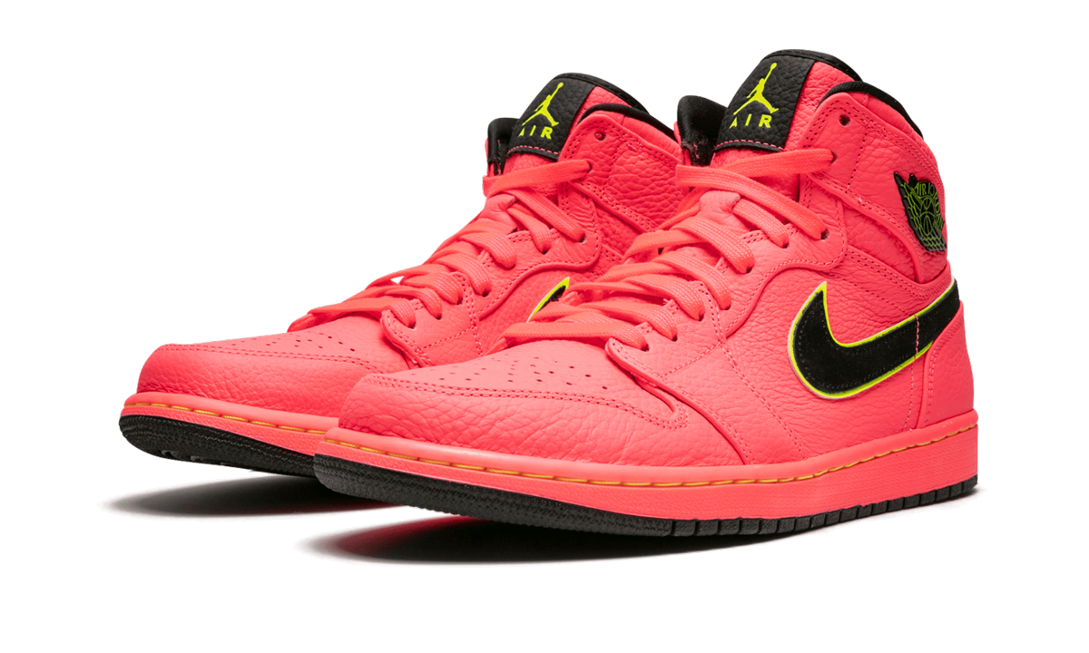 jordan 1 retro high hot punch women s+AQ9131-600+diagnol left view