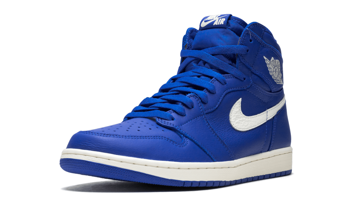 jordan 1 retro high hyper royal+555088-401+left diagnol single view