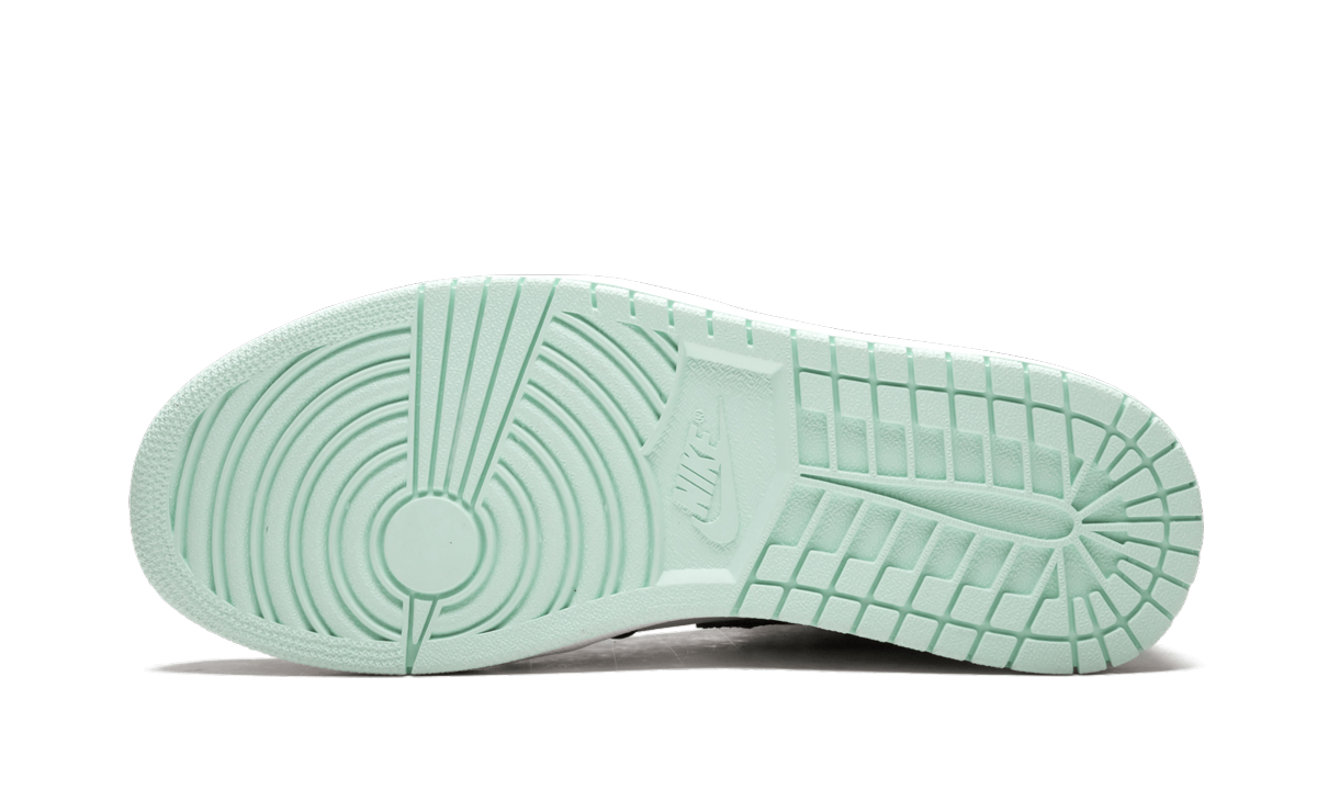 jordan 1 retro high igloo+861428-100+bottom view