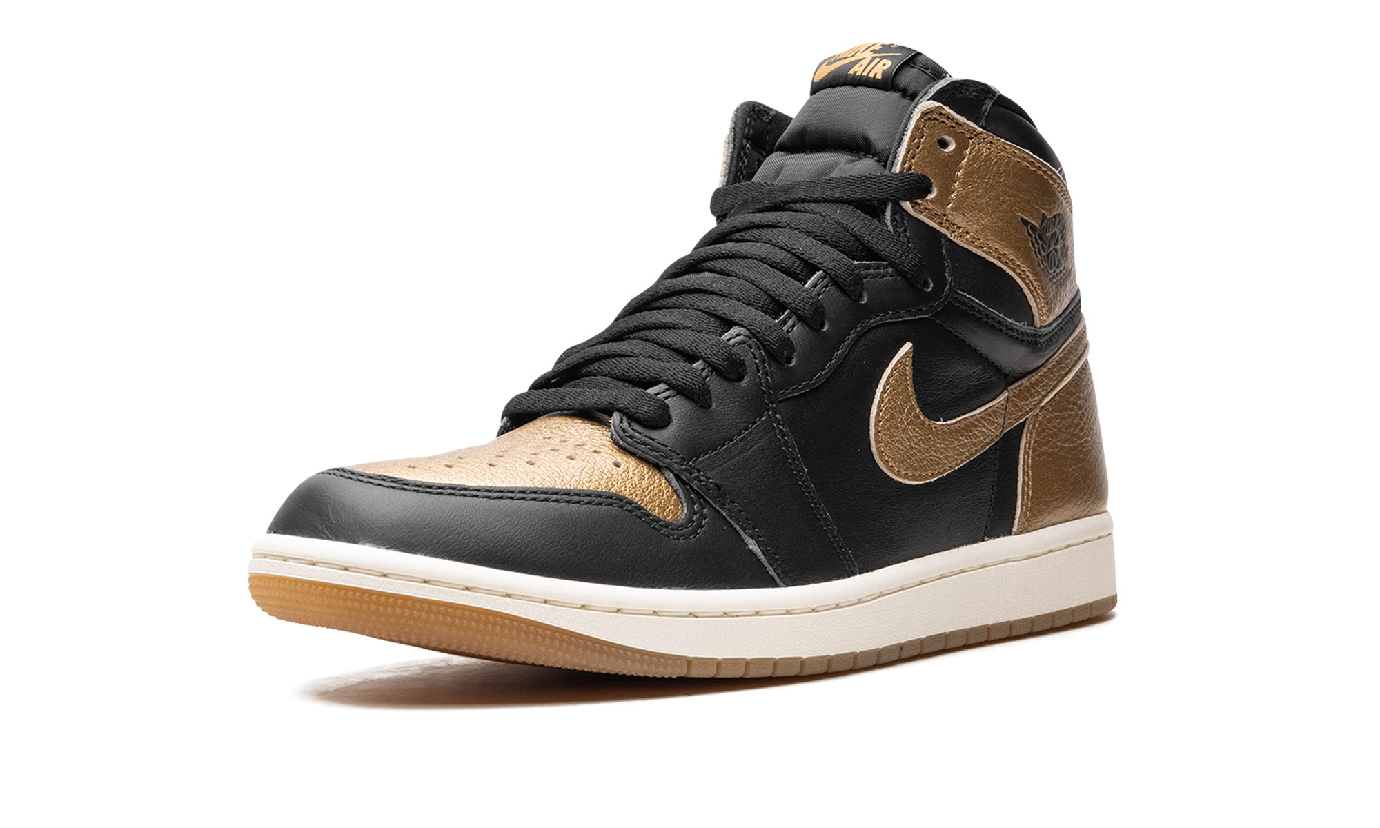 jordan 1 retro high og black metallic gold+DZ5485-071+left diagnol single view