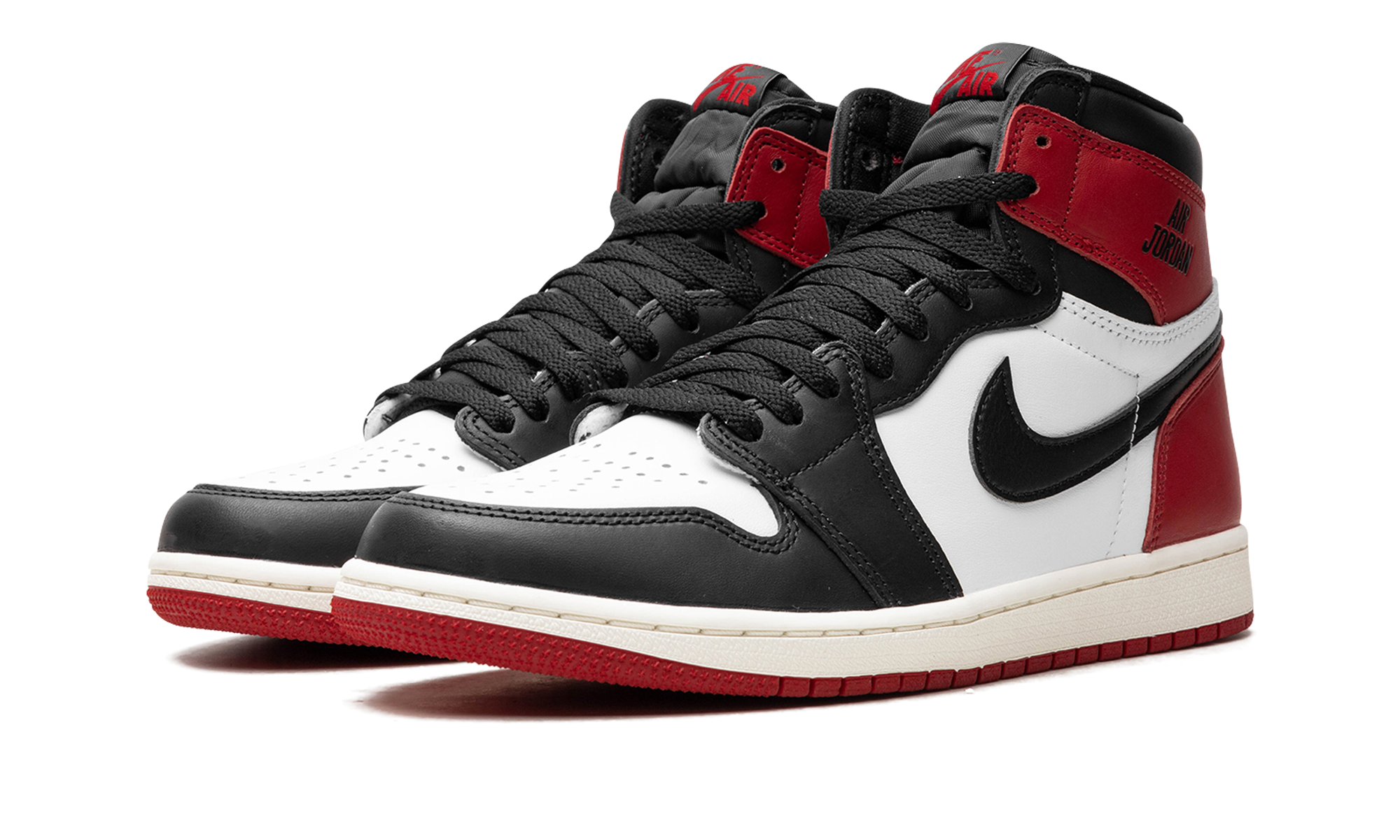 jordan 1 retro high og black toe reimagined+DZ5485-106+diagnol left view