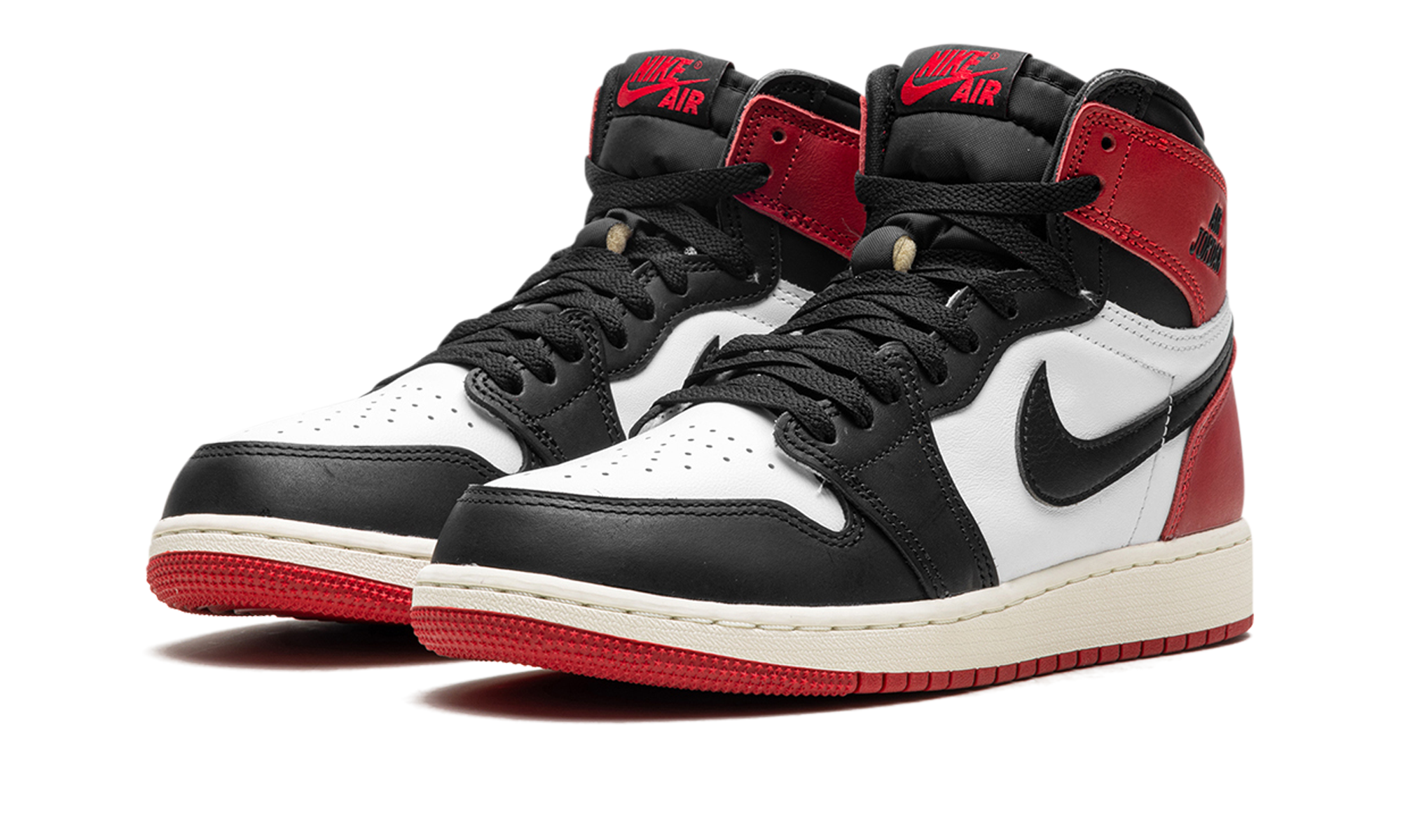 jordan 1 retro high og black toe reimagined gs+FD1437-106+diagnol left view