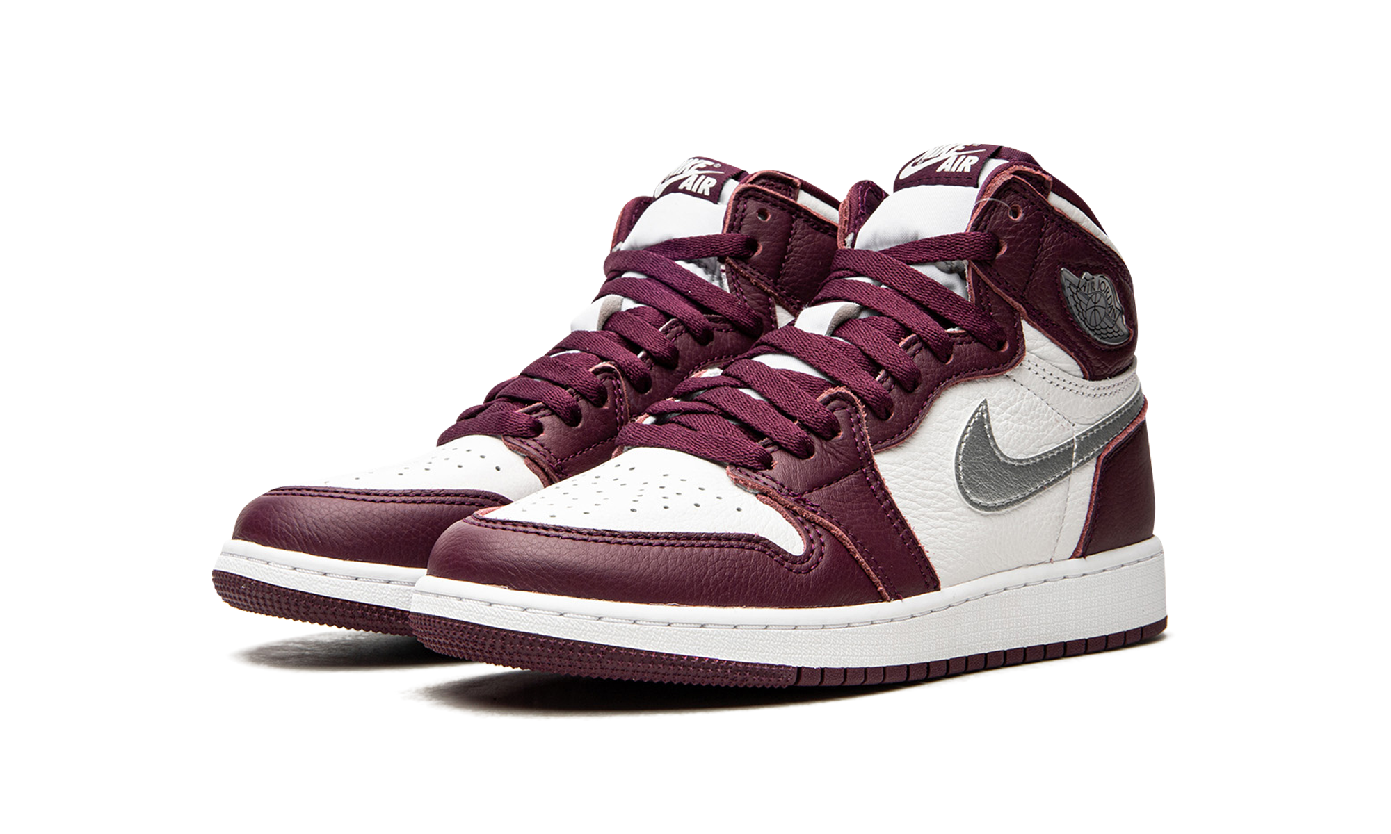 jordan 1 retro high og bordeaux gs+575441-611+diagnol left view