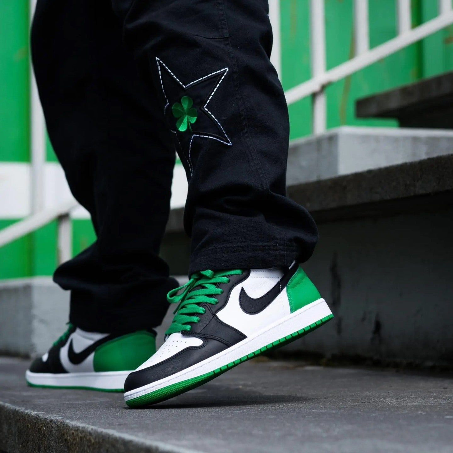 Jordan 1 Retro High OG Lucky Green, Lifestyle View 3, SKU DZ5485-031