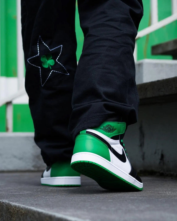 Jordan 1 Retro High OG Lucky Green, Lifestyle View 6, SKU DZ5485-031