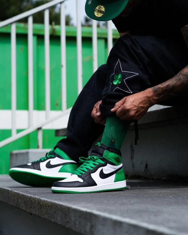 Jordan 1 Retro High OG Lucky Green, Lifestyle View 4, SKU DZ5485-031
