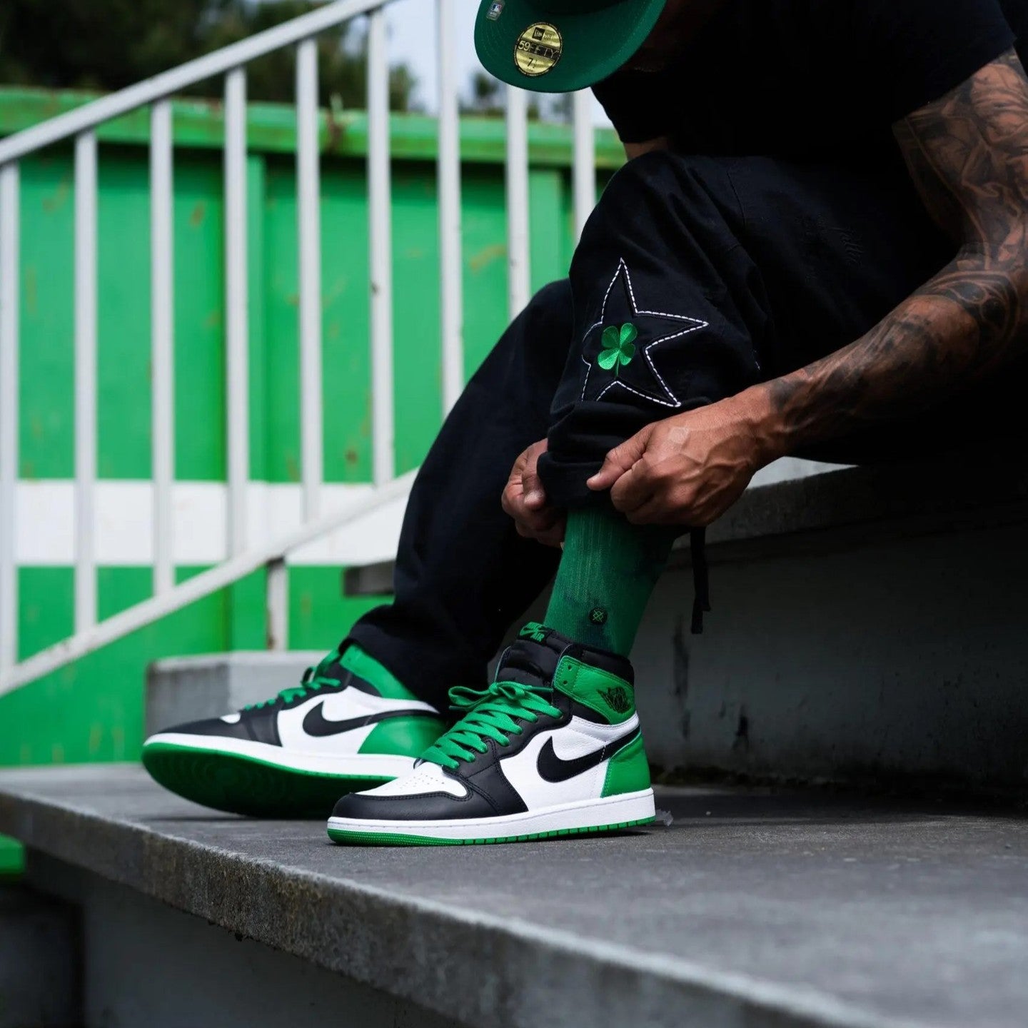 Jordan 1 Retro High OG Lucky Green, Lifestyle View 4, SKU DZ5485-031
