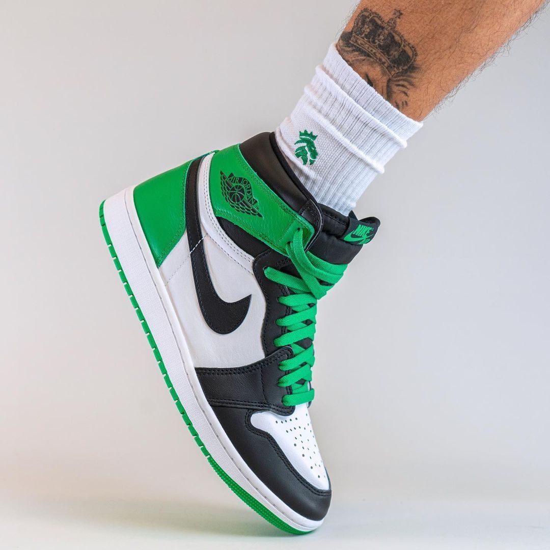 Jordan 1 Retro High OG Lucky Green, Lifestyle View 5, SKU DZ5485-031