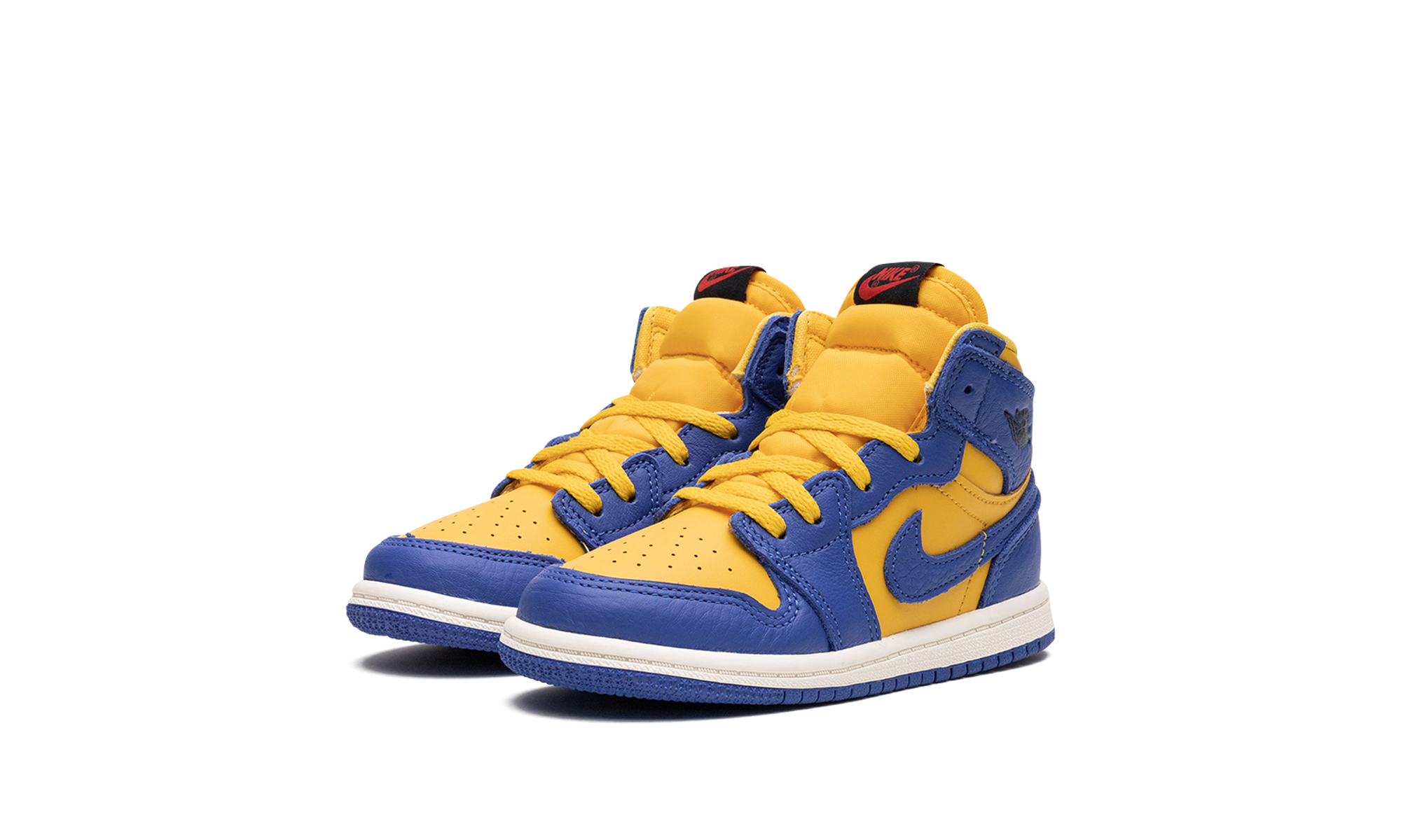 jordan 1 retro high og reverse laney td+FD2598-700+diagnol left view