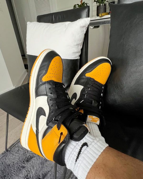 Jordan 1 Retro High OG Taxi, Lifestyle View 1, SKU 555088-711