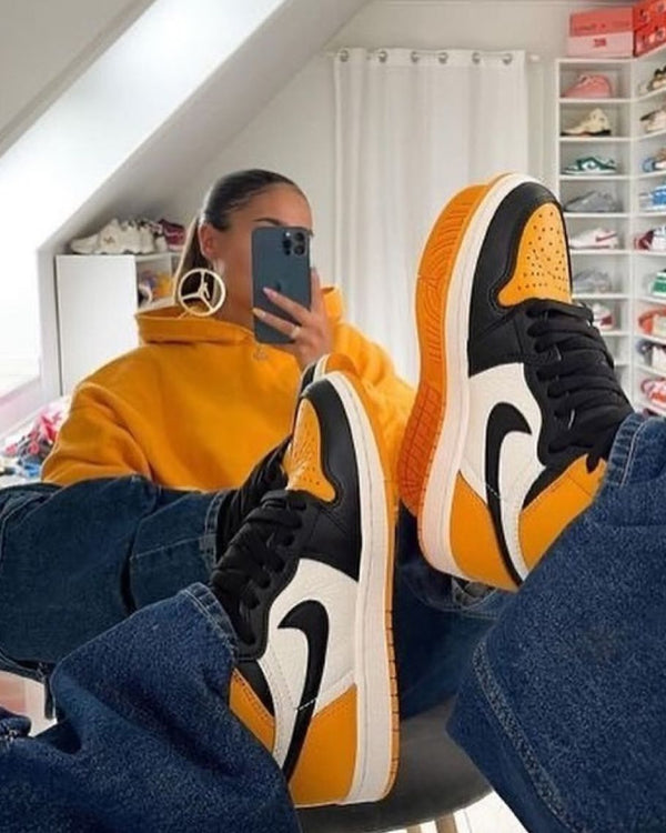 Jordan 1 Retro High OG Taxi, Lifestyle View 2, SKU 555088-711