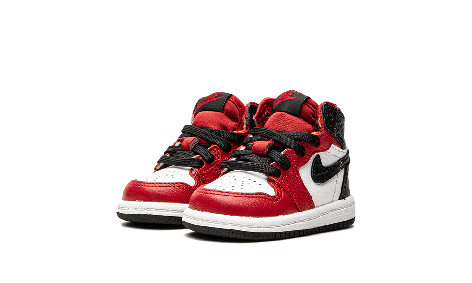 jordan 1 retro high satin snake chicago td+CU0450-601+diagnol left view