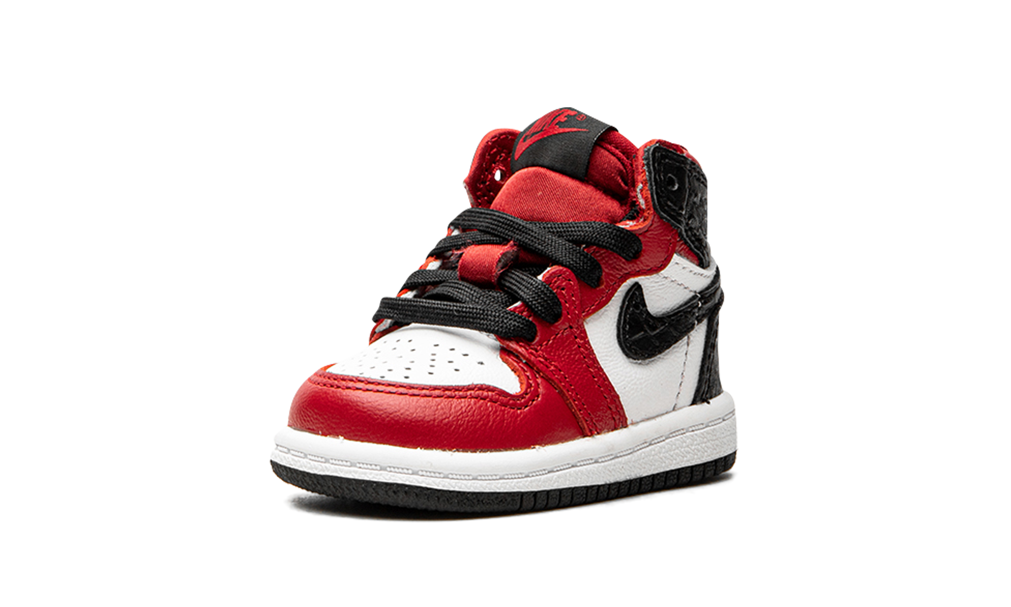 jordan 1 retro high satin snake chicago td+CU0450-601+left diagnol single view