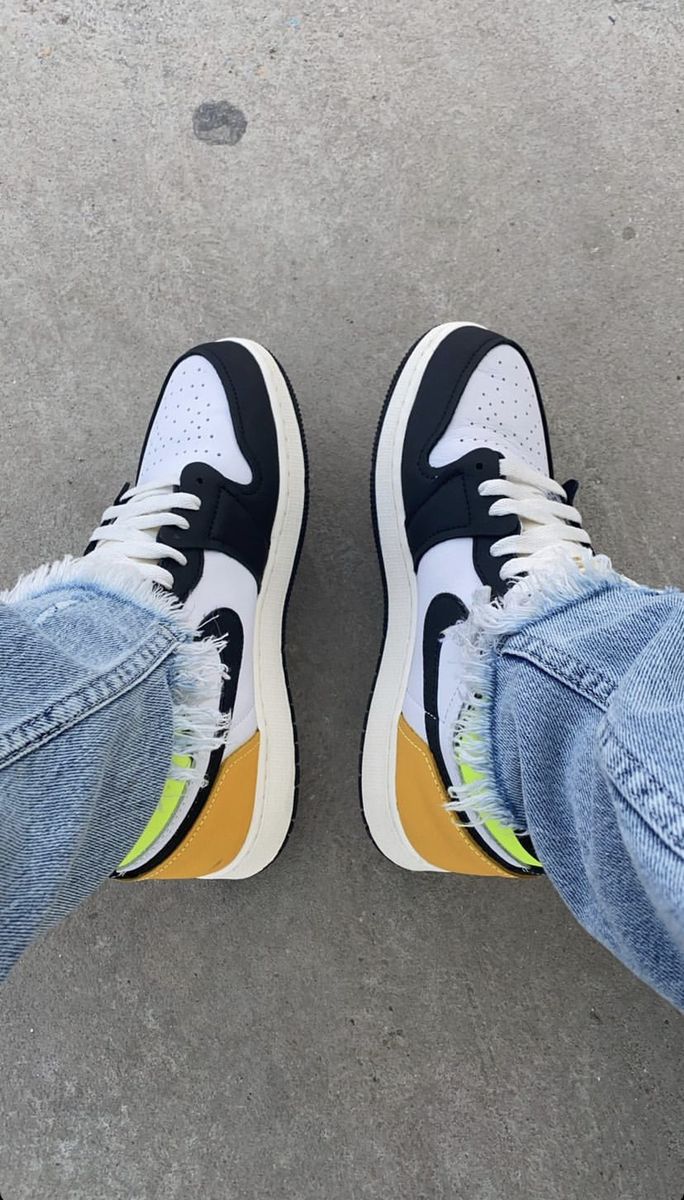 Jordan 1 Retro High White Black Volt University Gold, Lifestyle View 3, SKU 555088-118