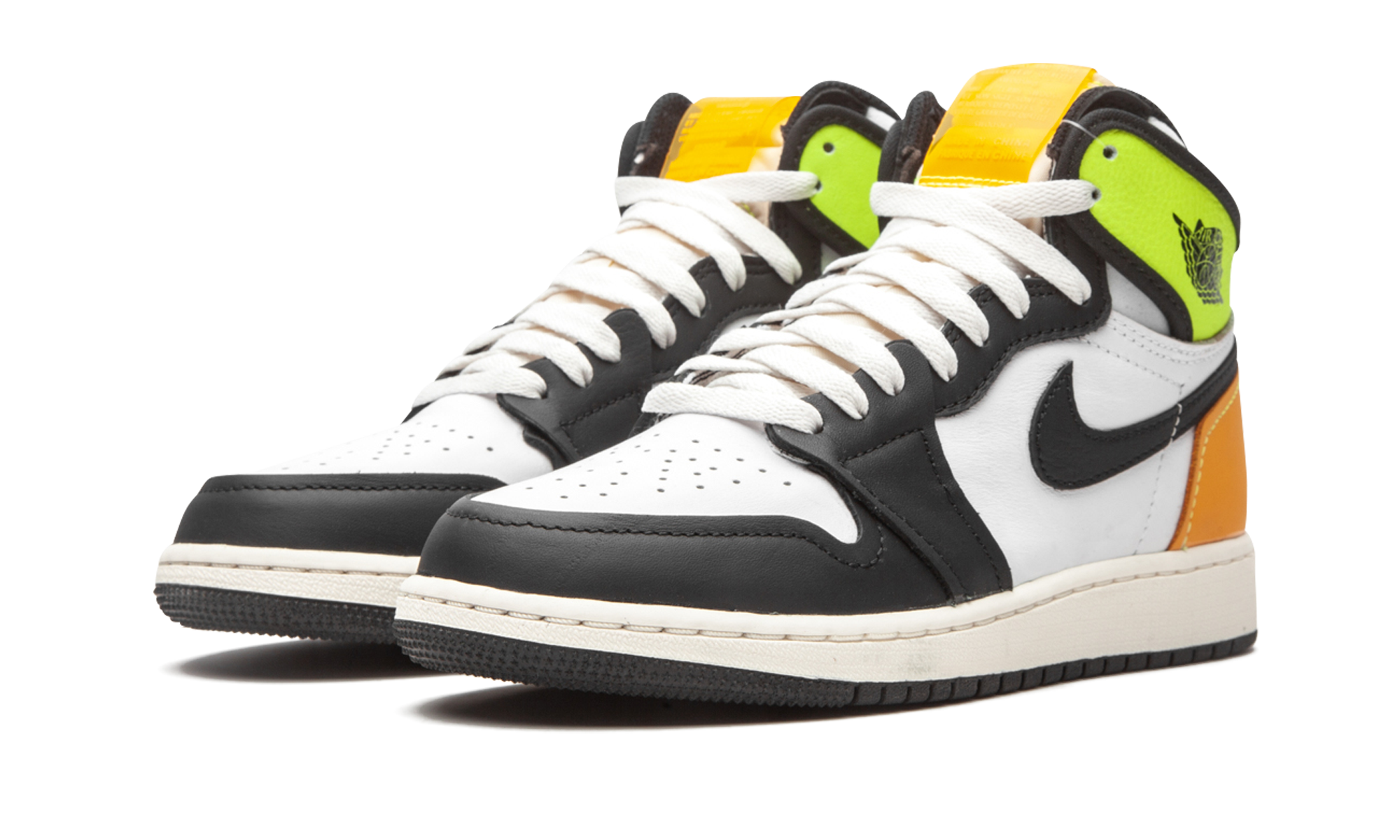 jordan 1 retro high white black volt university gold gs+575441-118+diagnol left view