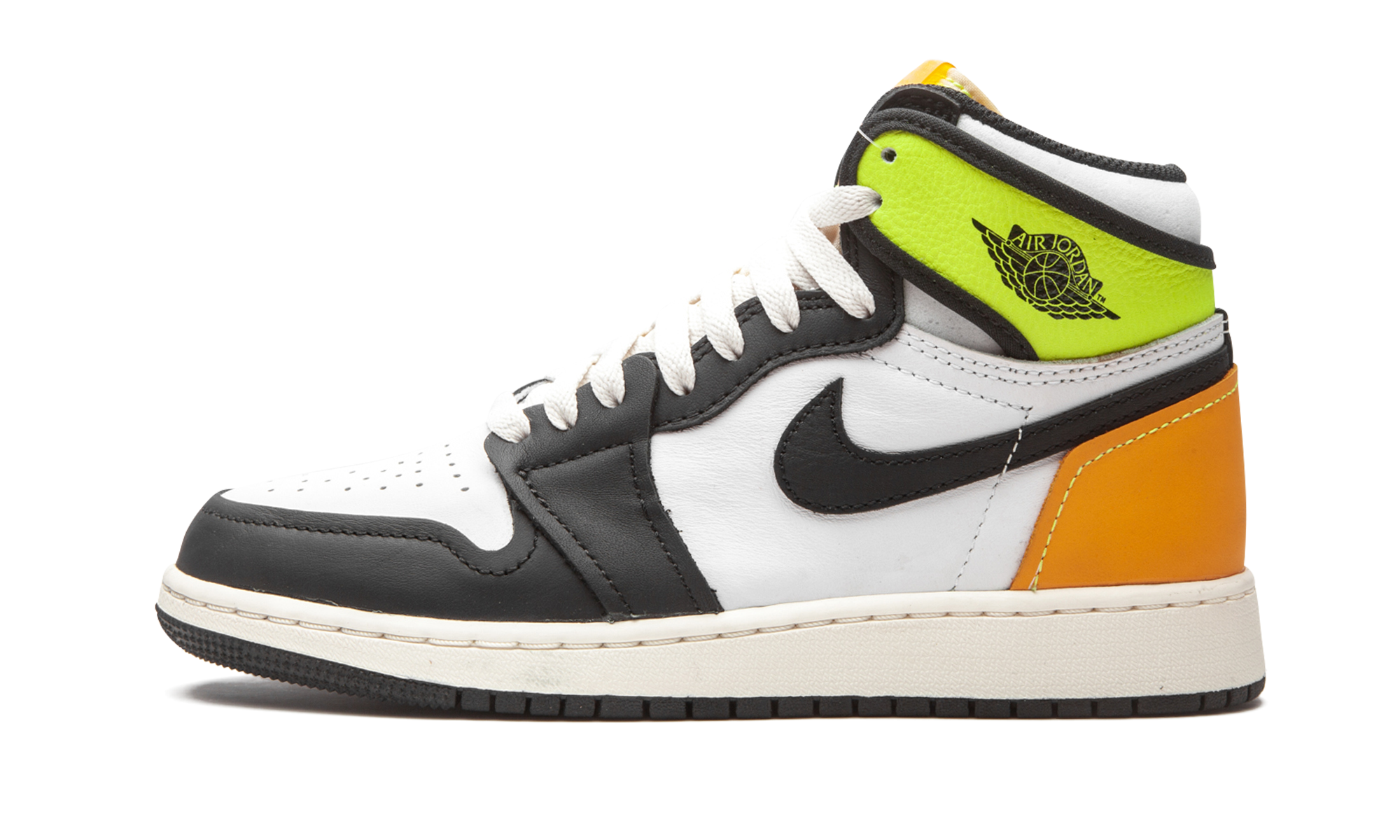 jordan 1 retro high white black volt university gold gs+575441-118+diagnol right view 1