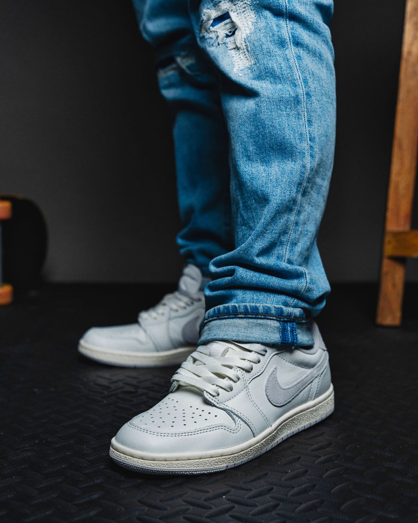 Jordan 1 Retro Low '85 Neutral Grey, Lifestyle View 5, SKU FB9933-100
