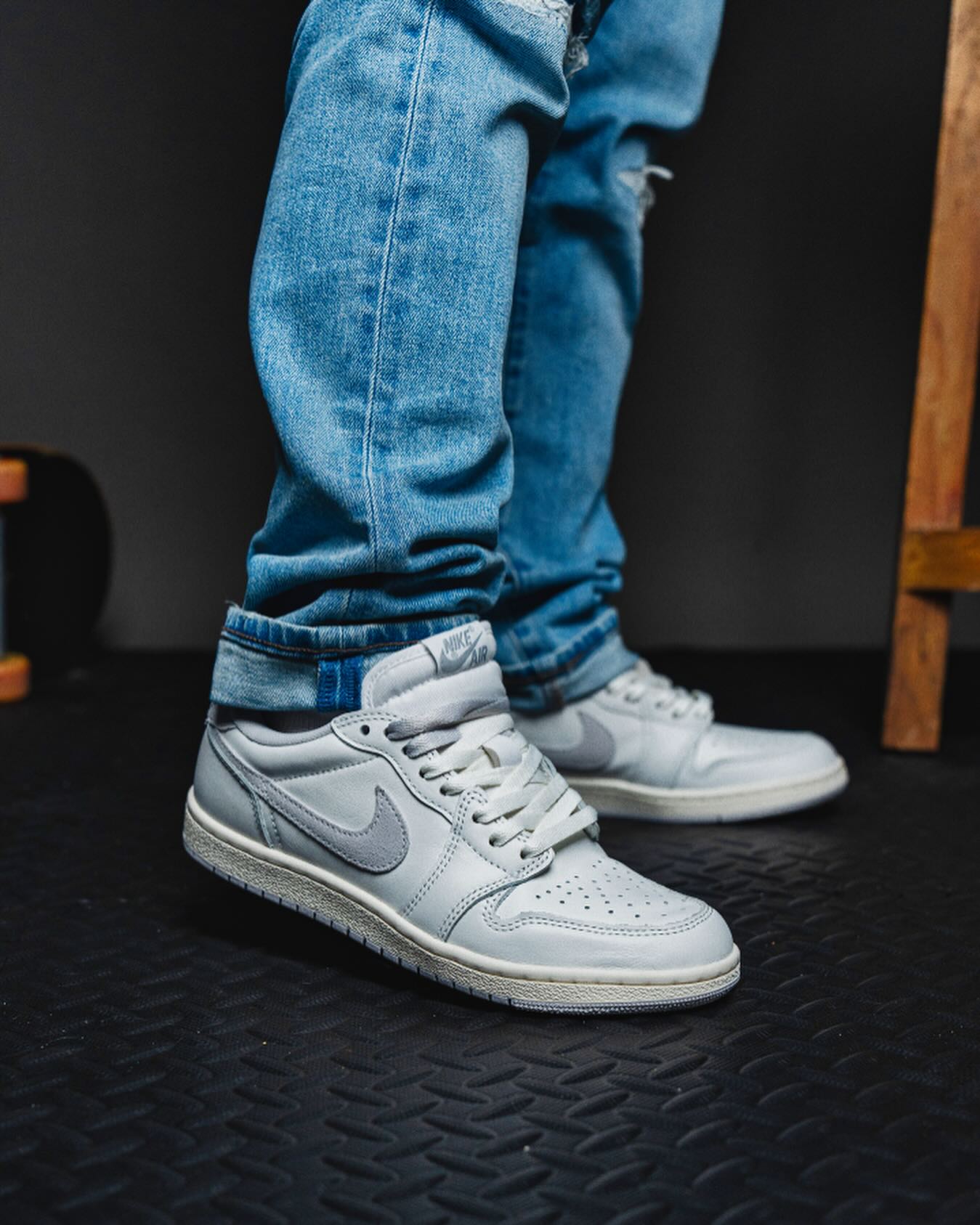 Jordan 1 Retro Low '85 Neutral Grey, Lifestyle View 2, SKU FB9933-100