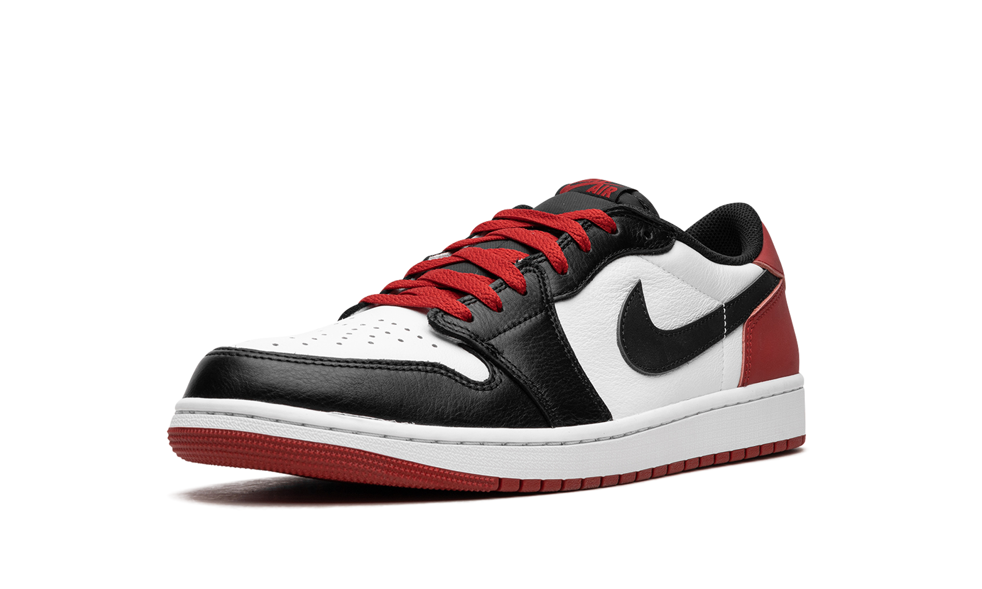 jordan 1 retro low og black toe 2023+CZ0790-106+left diagnol single view