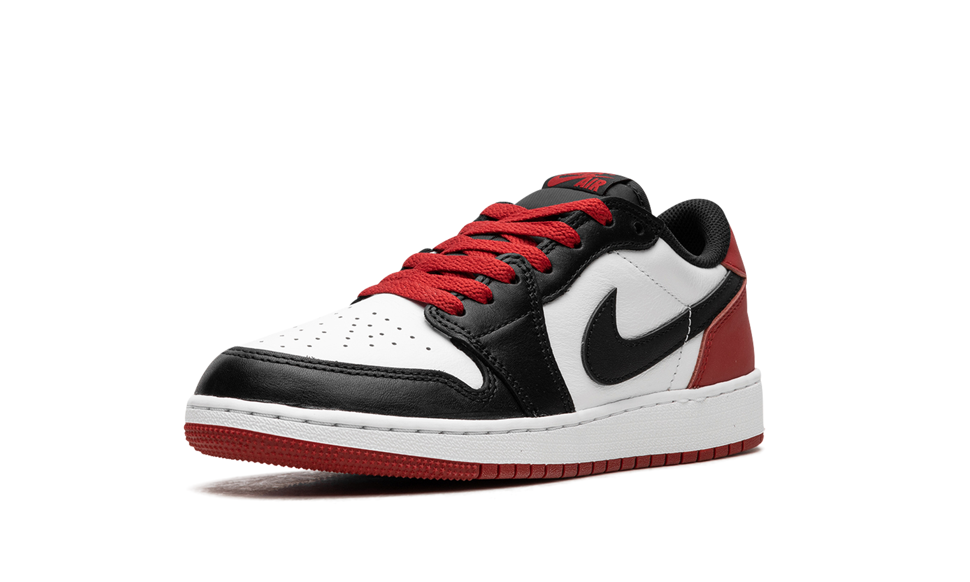 jordan 1 retro low og black toe 2023 gs+CZ0858-106+left diagnol single view
