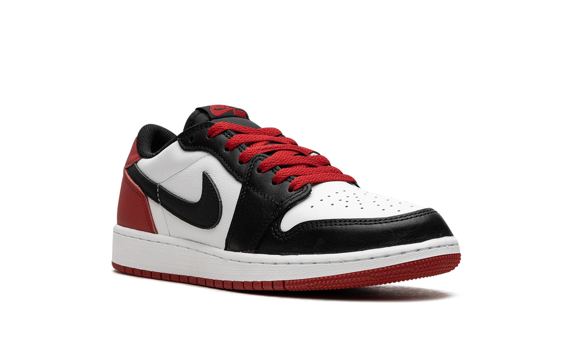 jordan 1 retro low og black toe 2023 gs+CZ0858-106+diagnol right view