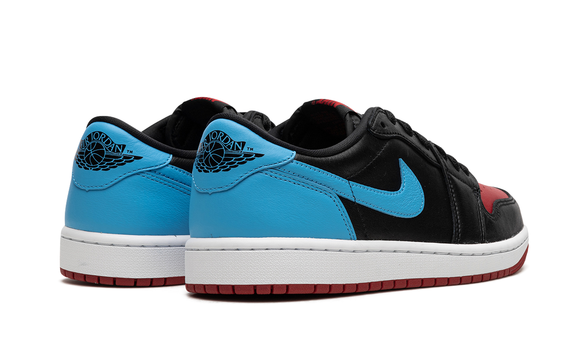 jordan 1 retro low og nc to chi women s+CZ0775-046+diagnol right behind view