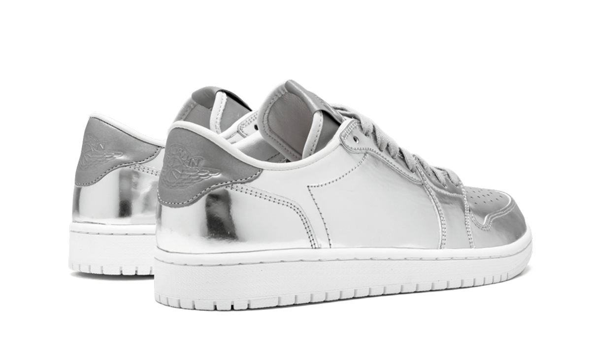 jordan 1 retro low pinnacle metallic silver+852549-003+diagnol right behind view