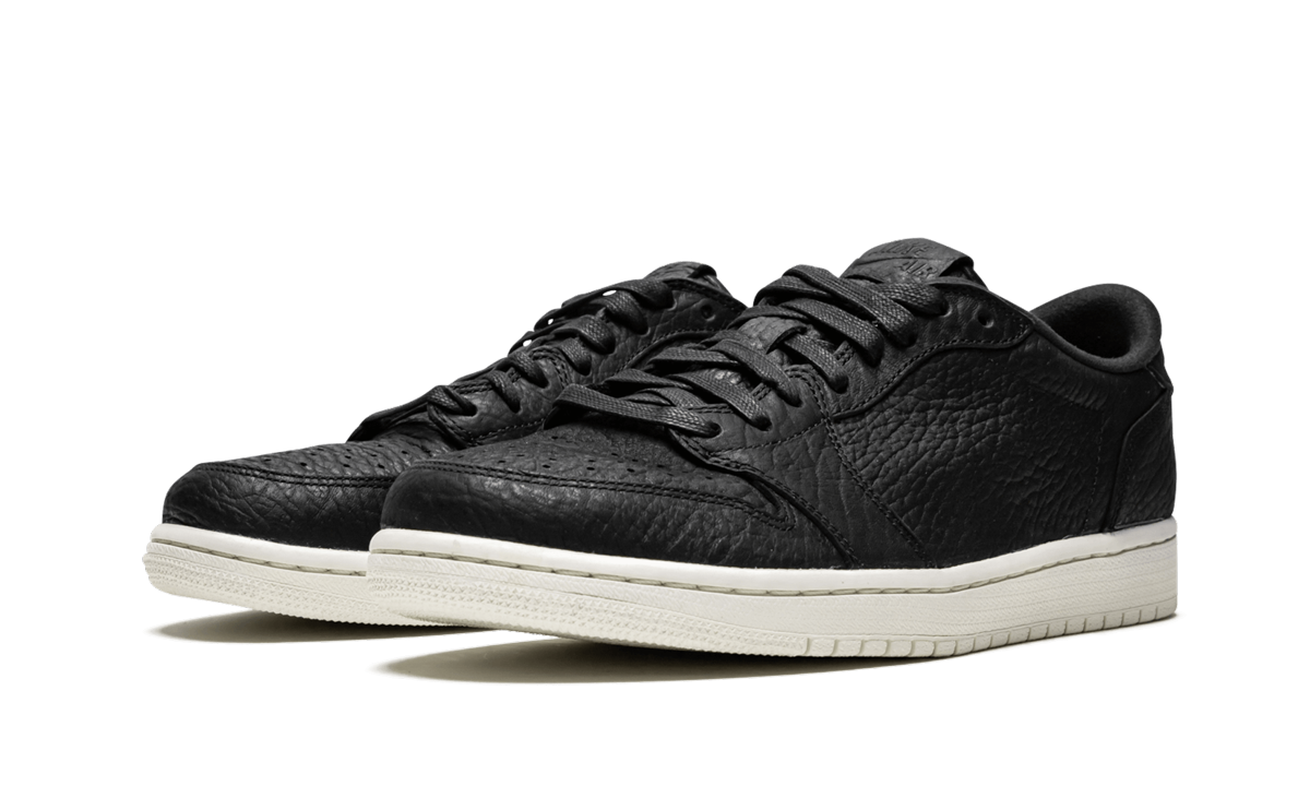 jordan 1 retro low swooshless black+848775-005+diagnol left view
